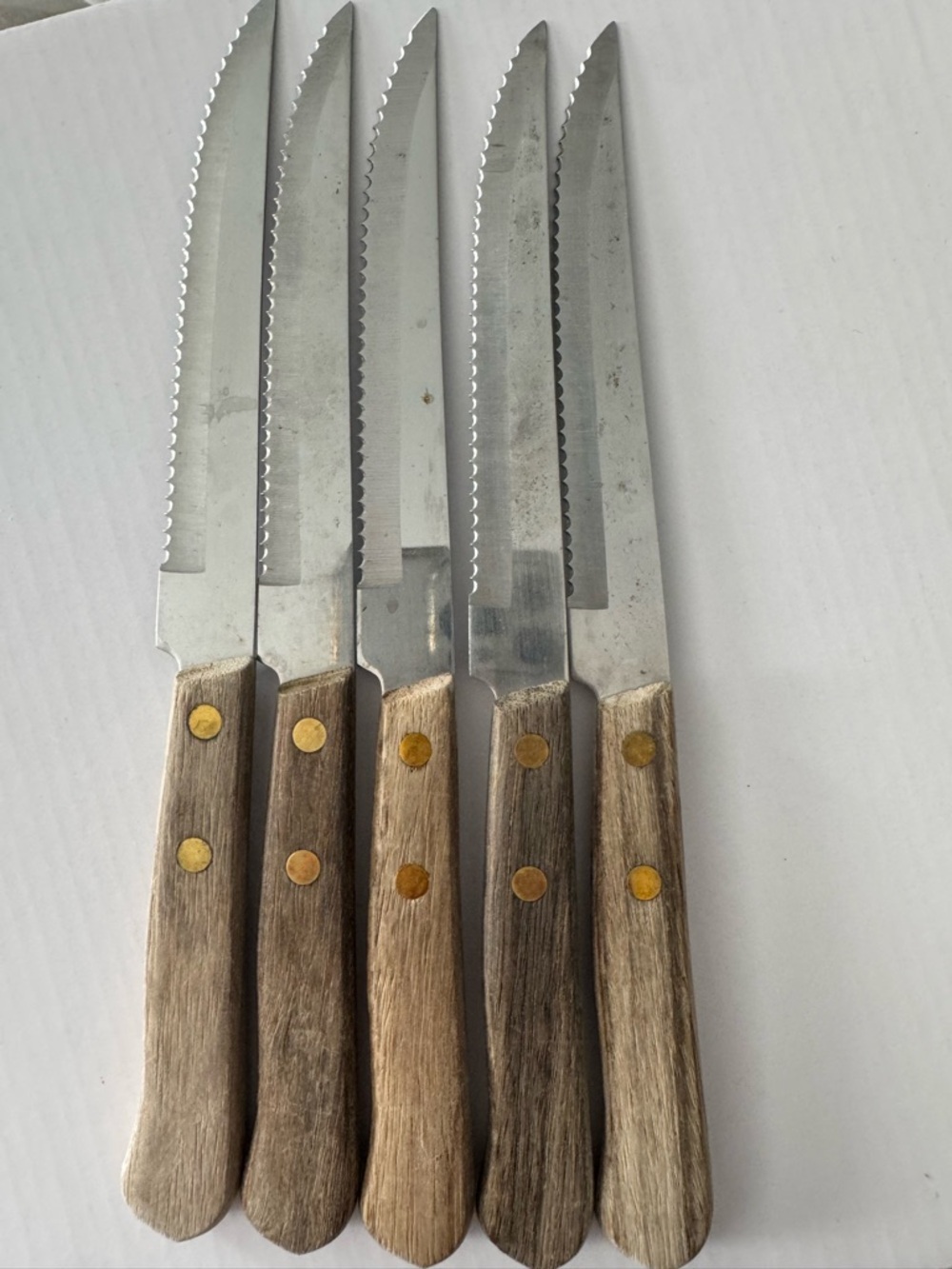 Set of 5 Serrated Steak Knives by Bloomfield